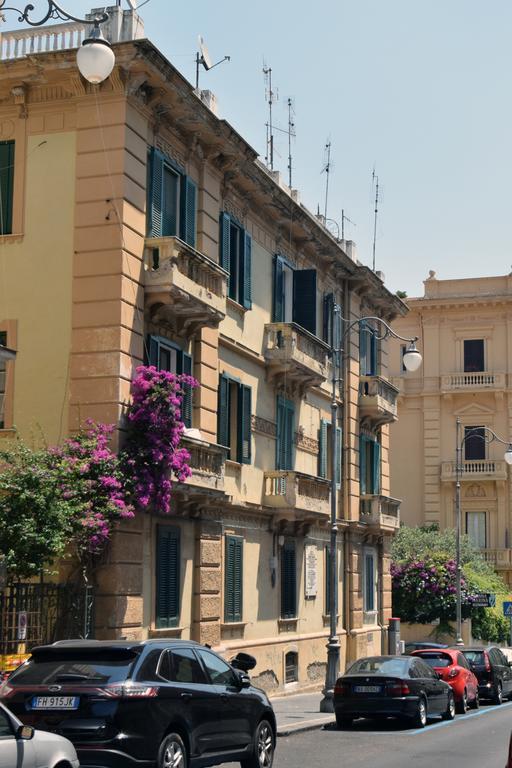 Salerno Prestige Apartment Bagian luar foto